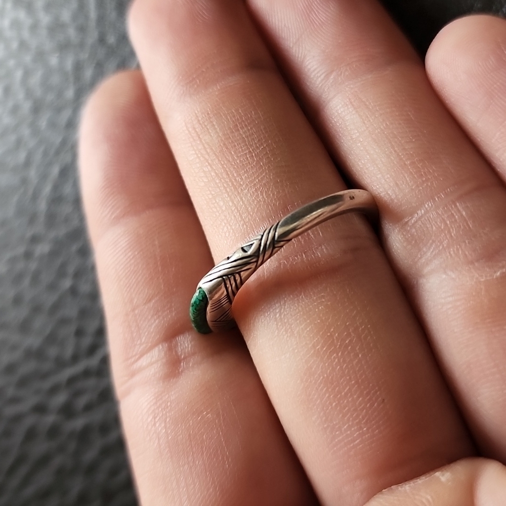 Sterling silver ring- size 9 - Picture 5 of 10